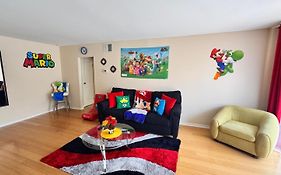 Mario, Harry Potter, Disney & Not Themed Loft Universal Studios 10Min Loft Apartment